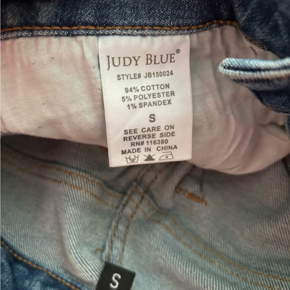 Judy Blue Distressed Denim Shorts-Size Small - Picture 6 of 7